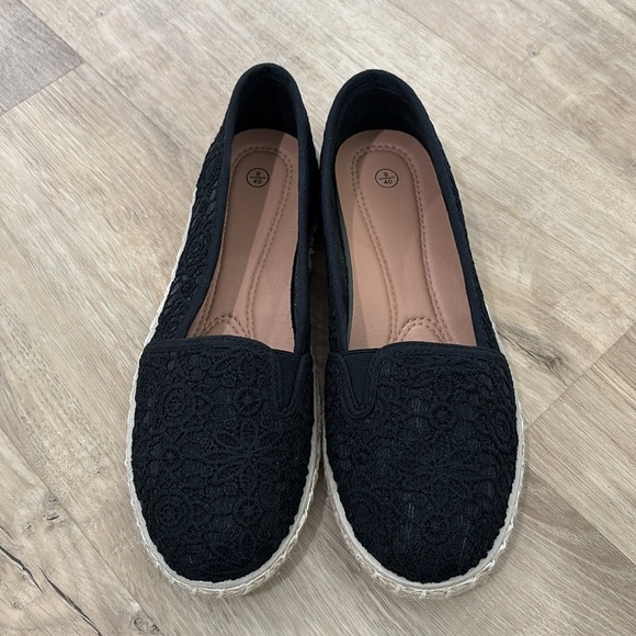 NEW Women’s Lace Detail Espadrilles - Picture 2 of 5